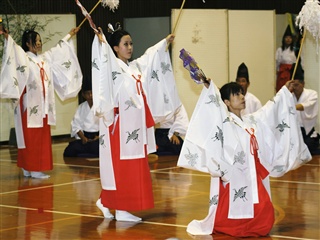 霧島復興神楽まつり～頑張ろう霧島～2