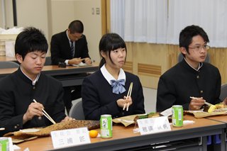 霧島高校での市長とランチで語イもんそ会2