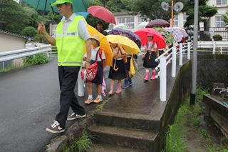 小浜地区の子ども見守り隊出発式2