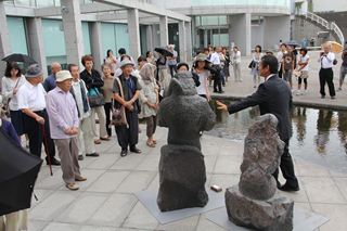 上床利秋さん（55）の彫刻展2