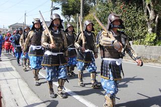 牧之原商店街で武者行列再現2