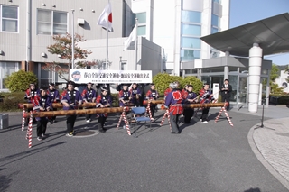 春の地域安全運動合同パトロール出発式3