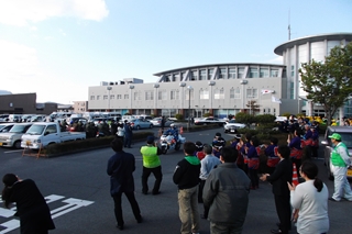 春の地域安全運動合同パトロール出発式4