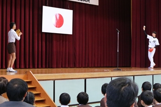 二木選手とのキャッチボールの様子