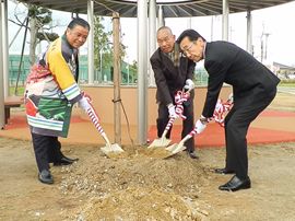 岐阜県羽島市藤植樹式の画像