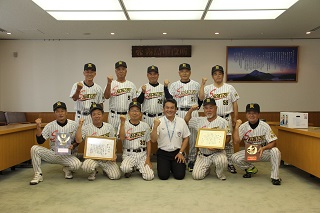 シニアソフトボールチーム薩摩国分の皆さん