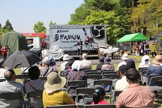 第15回市立和気公園藤まつり開花式1