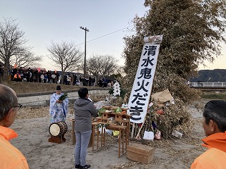市長が祈願する様子