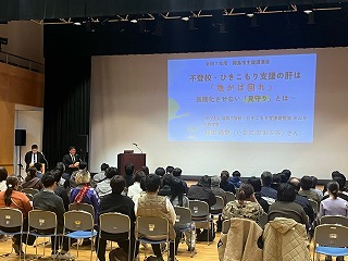 市長があいさつする様子