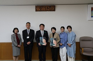 贈呈者との写真