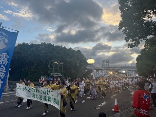 総踊り写真
