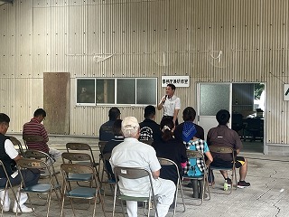 秋季畜産共進会であいさつする様子