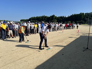 市長杯争奪グラウンド・ゴルフ大会始球式の写真