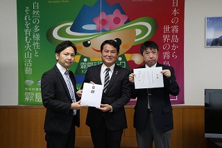 ダイナム企業版ふるさと納税贈呈式写真