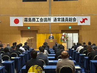 市長があいさつする様子