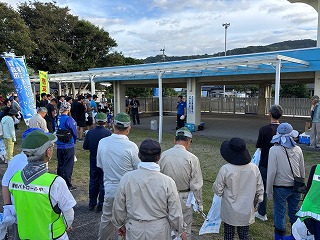 市長があいさつする様子