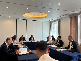 会議の様子の写真