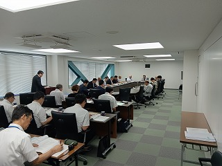 会議の様子の写真