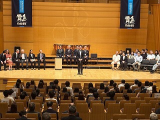 市長が挨拶する様子