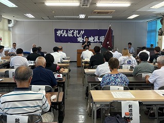 市長が挨拶する様子