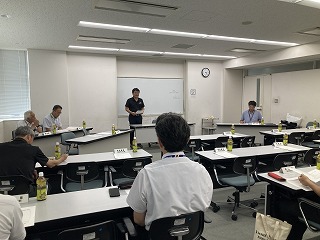 市長があいさつする様子